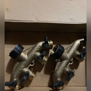 NEW in box Heavy Duty Brass Hose Splitter pack of 2: 4 way & 2: 2 way with tape
